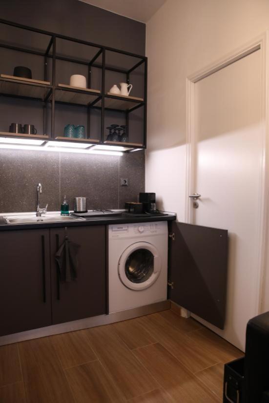 Super Stylish Apartments In The Heart Of Athens! Exteriör bild